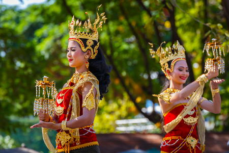 BANGKOK, THAILAND - JANUARY 14 2016: Participants take part in the celebration of Thai Traditional Culture Festival at Lumpini Parkのeditorial素材