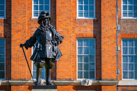 London, UK - May 14 2018: Statue of King William II on the side of Kensington Palace inside Kensinton gardensのeditorial素材