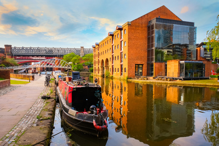 Castlefield, the inner city conservation area which  bounded by the River Irwell, Quay St., Deansgate and the Chester Rd. in Manchester, UK Manchester, UK - May 18 2018: Castlefield is an inner city conservation which was the site of the Roman era fort ofのeditorial素材