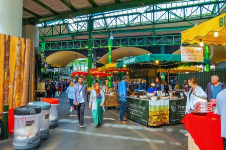 London, UK - May 23 2018: Unidentified people at Borough Market in Southwark, one of the largest and oldest food markets in London, today the market mainly sells speciality foods to the publicのeditorial素材