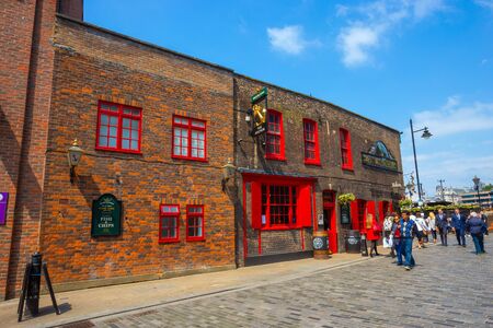 London, UK - May 23 2018: Architecture and cityscape in the wagamama clink street with people, shops and restaurants in Southwarkのeditorial素材