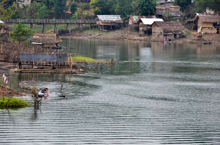 Life Mon, songkalia river, Sangkhlaburi Kanchanaburi, Thailandの写真素材