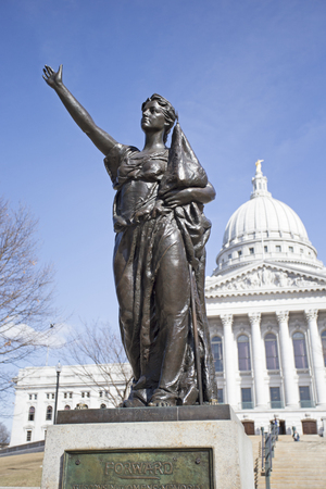 State capitol building in Madison, Wisconsin with womens memorial statueのeditorial素材