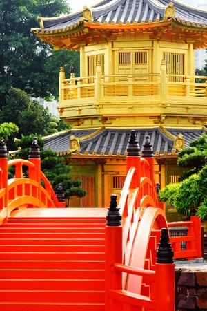 oriental golden pavilion of Chi Lin Nunnery and Chinese garden, landmark in Hong Kong . の写真素材