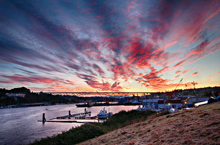 Sunset over Fremont and the George Washington Memorial Bridgeの写真素材