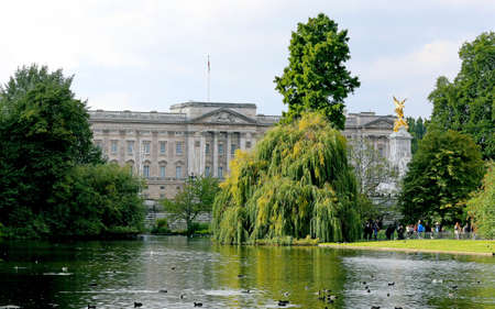 LONDON - Oct 12  View of Buckingham Palace from St James Park is a torurist hot spot, on Oct 12, 2013 in London, England のeditorial素材