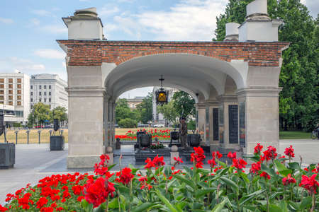 WARSAW, POLAND - JUNE, 20: The Tomb of the Unknown Soldier at Pilsudski Square, on June 20, 2015. Tomb of the Unknown with eternal flame, since 1925. Part of the Saxon Palace at Pilsudski Square, Warsaw, Polandのeditorial素材
