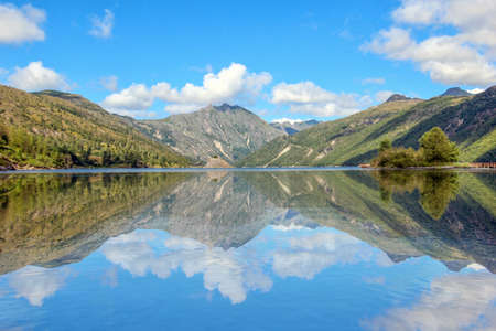 Coldwater Lake formed by the eruption from Mount st Helensの写真素材