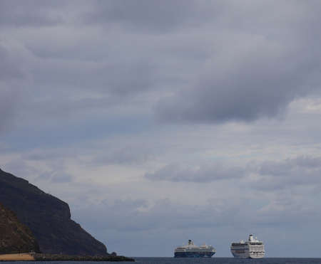 Ocean liners on the horizonの写真素材