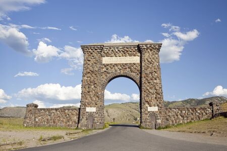 Roosevelt Arch is the north entrance to Yellowstone National Parkのeditorial素材
