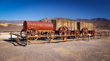 Twenty mule team wagon carried borax out of Death Valley National Parkのeditorial素材