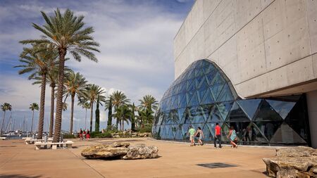 ST PETERSBURG, FLORIDA - MAY 29th: Unidentified visitors walk past the Salvador Dali Museum in St Petersburg, Florida on May 29th, 2016.のeditorial素材