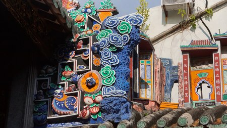 Most intricate design of carving and relief on the wall of Khoo Kongsi in Penangのeditorial素材