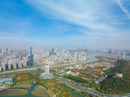 Autumn scenery of Yuehu Park in Wuhan, Hubeiの写真素材