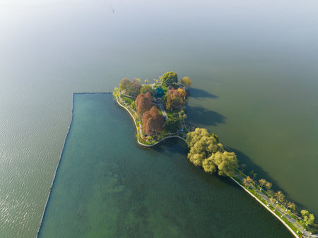 Autumn scenery of Wuhan East Lake Wetland Park Scenic Areaの写真素材