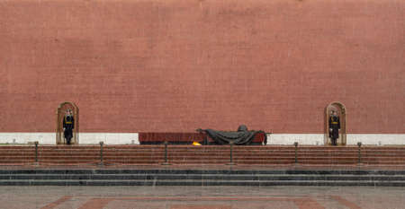 Moscow, Russia, April 5, 2020. Coronavirus Quarantine, Covid-19, in Moscow. Guard of honor at the eternal flameのeditorial素材