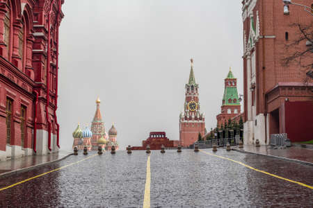 Moscow, Russia, April 5, 2020. Coronavirus Quarantine, Covid-19 in Moscow Empty Red Squareのeditorial素材