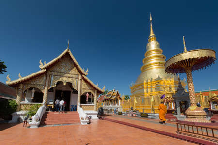 Phra That Hariphunchai Temple (Wat Phra That Hariphunchai), Lanna style temple Lamphun province,  in the northen of Thailandのeditorial素材