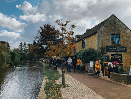 Green and Pleasant Tea room in Bourton on the Waterのeditorial素材