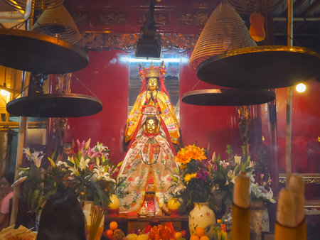 HONG KONG, CHINA- OCTOBER, 2, 2017: looking towards the shrine of man mo temple in hong kongのeditorial素材