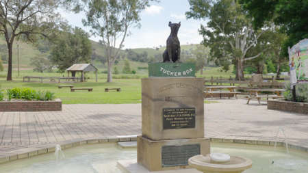 GUNDAGAI, AUSTRALIA - OCT, 23, 2020: wide shot of the historic dog on the tuckerbox at gundagaiのeditorial素材
