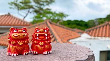 Red tile roof and shisa dog, Ishigaki Island, Okinawa Prefectureの写真素材
