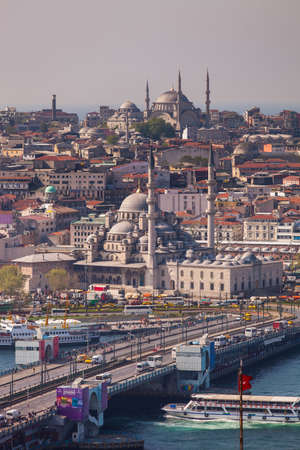 ISTANBUL, TURKEY â APRIL 28: The New Mosque and neighborhoods along the Bosphorus on April 28, 2012 in Istanbul, Turkey prior to Anzac Day.  The Bosphorus divides Turkey between Europe and Asia.  のeditorial素材