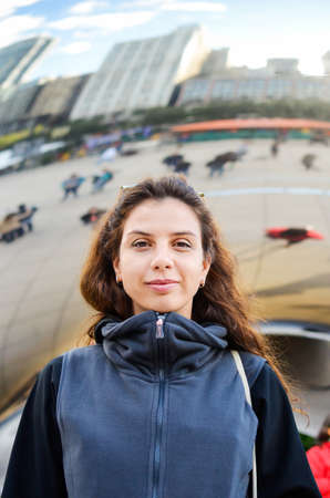Girl in Chicago, Illinois, enjoying the dayの写真素材