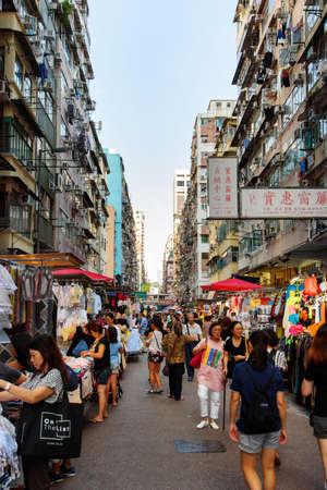 Hong Kong - August 8, 2018: Hong Kong city Mong kok city market crowded with visitors at day timeのeditorial素材