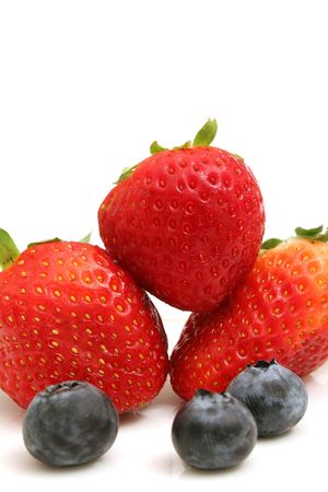 strawberries & blueberries upclose verticalの写真素材