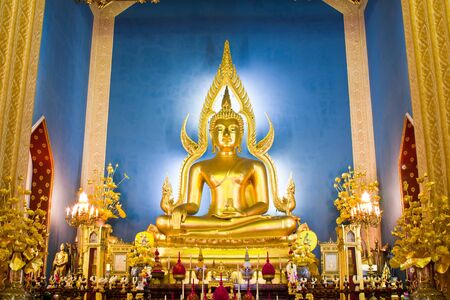 Chinarat Buddha statue in Wat Benchamabophit in Bangkok Thailandのeditorial素材