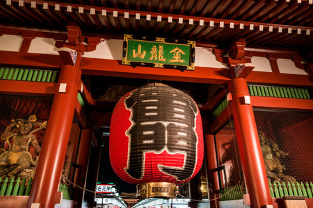 Tokyo, Japan, February 20, 2019: Kaminarimon (Thunder Gate) big red lantern at night, a very popular tourist attraction in Tokyoのeditorial素材