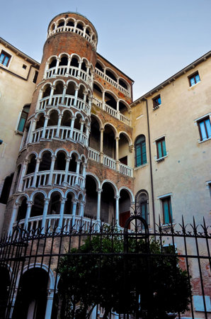 Venice, The famous multi-arch spiral staircase of Palazzo Contarini del Bovoloのeditorial素材
