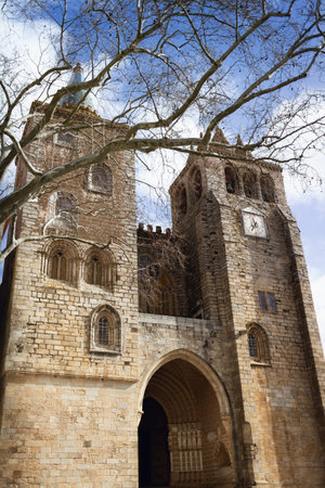 External view of the cathedral of Evora (Se da Evora), main monumental church of the Alentejo region in Portugal, dedicated to the assumpion of the virgin maryのeditorial素材