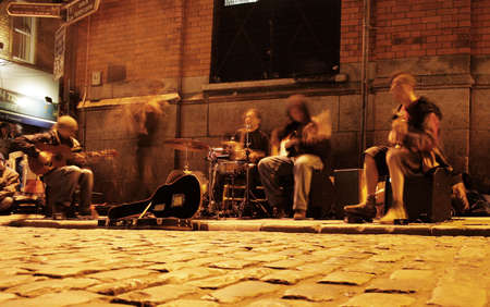 Temple Bar, Dublin, Ireland - 2.08.2009 - Street performers playing on the streets of the cultural centre of Dublin city.のeditorial素材