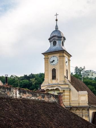 Brasov/Romania - 06.28.2020: Saint Peter and Paul Church (Biserica SfinÈii Apostoli Petru Èi Pavel) in Brasov, Romania.のeditorial素材