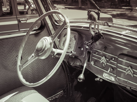 Bucharest, Romania - 07.15.2022: view close up detail with the dashboard interior of a vintage Citroen Traction Avantのeditorial素材