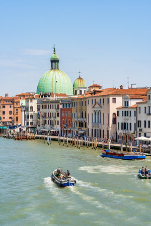 Venice, Italy - May 31 2023: Boat traffic and public transport on Grand Canal in Venice, near Piazzale Romaのeditorial素材