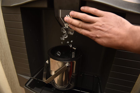 Ice cubes maker