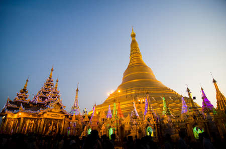 Shwedagon Pagoda, or Officially named Shwedagon Zedi Daw is an important stupa in Yangon, Myanmarのeditorial素材