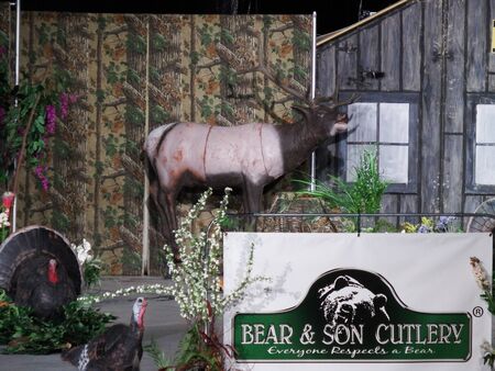 Montgomery, Alabama - August 17, 2019: Buckmasters Arena Area Display Animals at Buckmasters Archery Competitionのeditorial素材