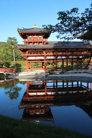 The Phoenix Hall of Byodo-in Temple during sunset in Kyoto, Japanのeditorial素材