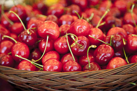 cherries in Viktualienmarkt, Munichの写真素材