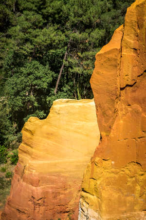 PROVENCE: Ochre Rocks or Carriere d'Ocre at Roussillonの写真素材