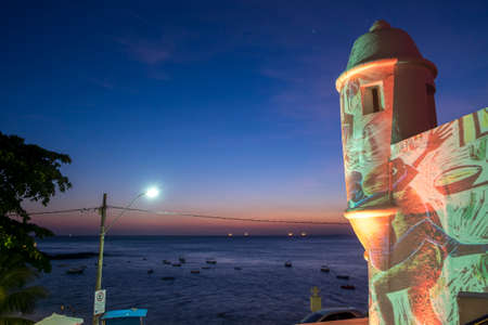 Salvador, Brazil - October 26, 2016: 
The fort of Sao Diogo on the beach of Barra has an exhibition dedicated to the artist Carybeのeditorial素材