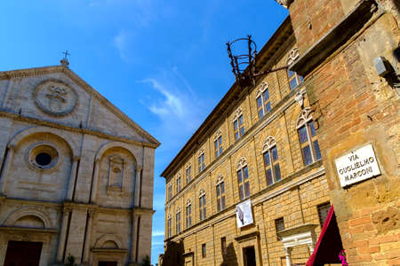 May 10, 2014 - Pienza, Italy: Piazza Pio II in Pienza Tuscany Italyのeditorial素材