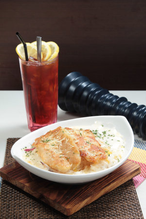 A cuisine photo of baked dish