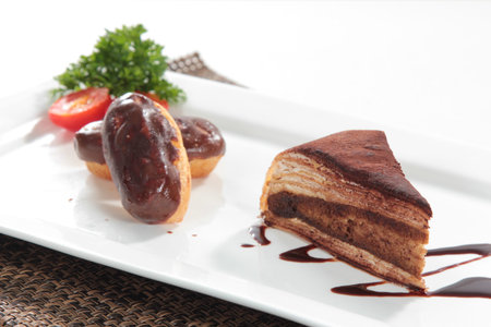 A cuisine photo of cake