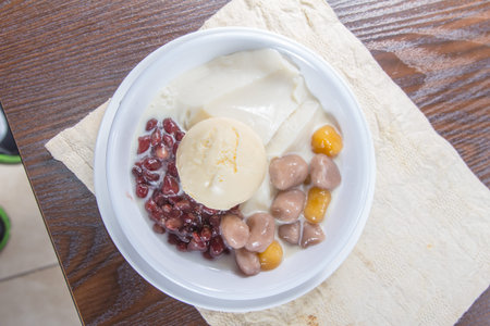 a cuisine photo of sweet soup