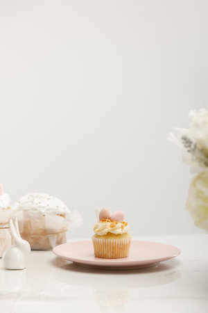 selective focus cupcake plate easterの写真素材